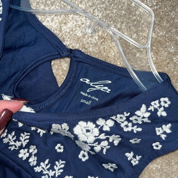 Francesca’s Blue and White Blouse Size Small - Picture 4 of 4